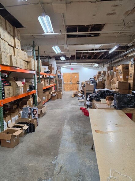 More Photos Of 8040 Ridgeway Ave, Skokie Warehouse For Sale