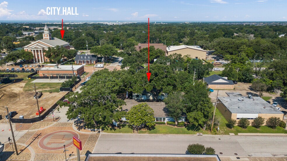 More Photos Of 1001 Avenue B, Katy Storefront Retail Office For Lease