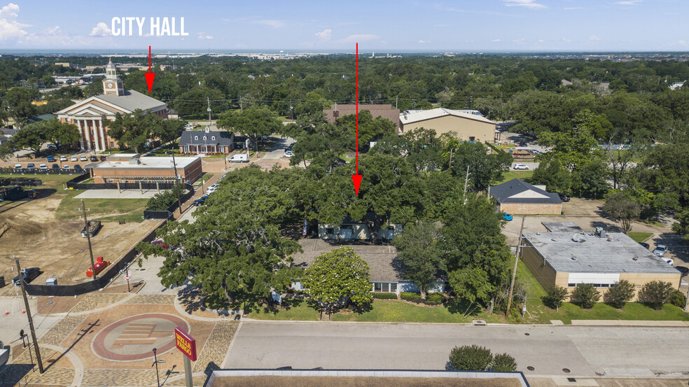 More Photos Of 1001 Avenue B, Katy Storefront Retail Office For Lease