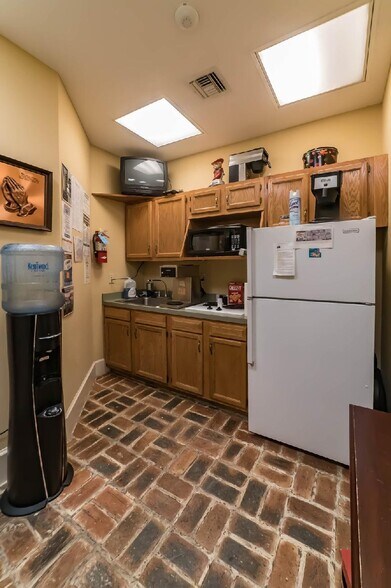 More Photos Of 1414 25th Ave, Gulfport Medical For Lease