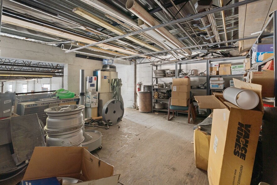 More Photos Of 6826 Ridge Rd, Port Richey Auto Repair For Sale