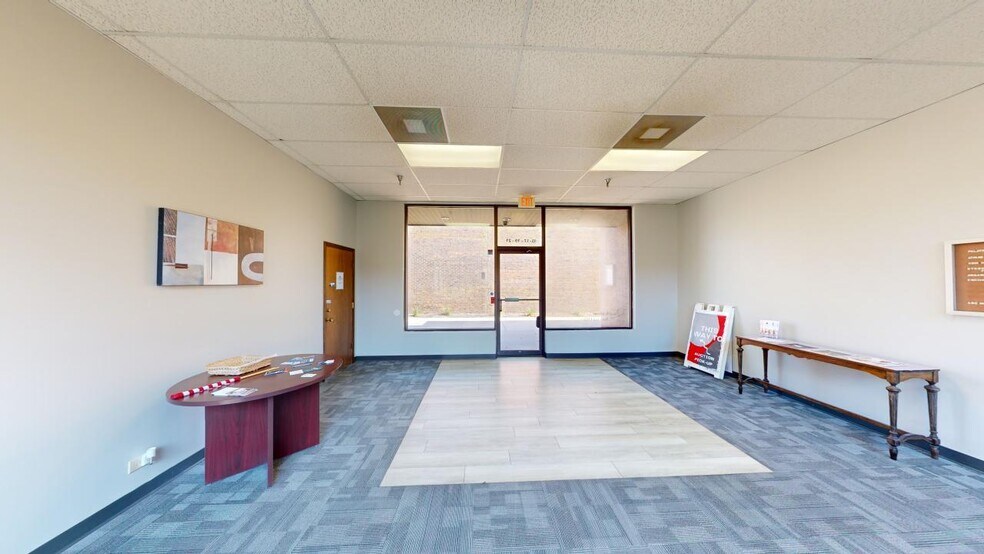 More Photos Of 11-47 E Northwest Hwy, Palatine Unknown For Lease