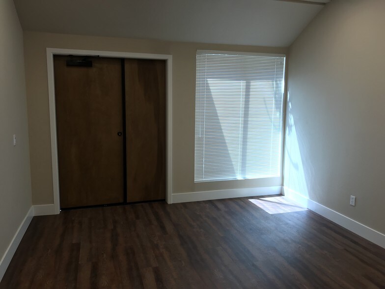 More Photos Of 4685 N Cedar Ave, Fresno Office For Sale