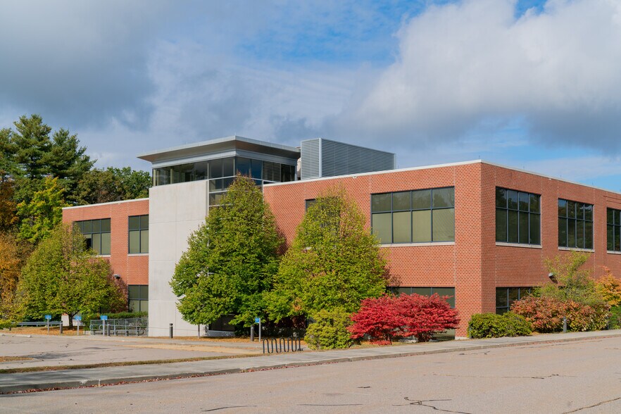 More Photos Of 52 South St, Hopkinton Research And Development For Sale