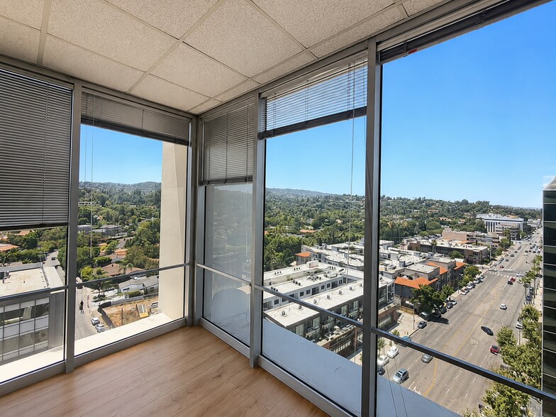 More Photos Of 16255 Ventura Blvd, Encino Office For Lease