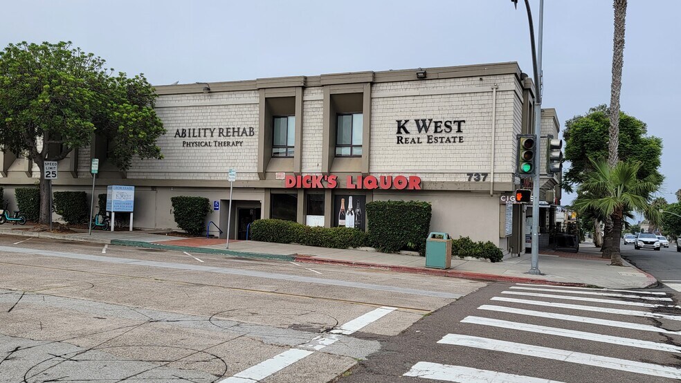 More Photos Of 727-737 Pearl St, La Jolla Medical For Lease
