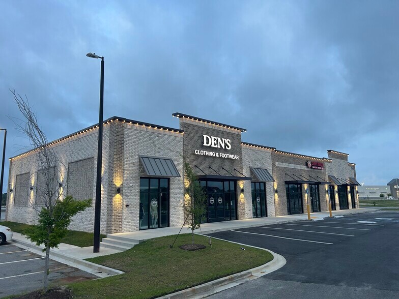 More Photos Of 260 Tanger Outlets Blvd, Pooler Storefront For Lease