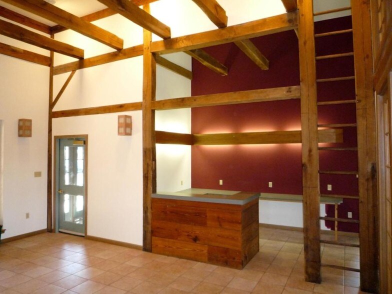More Photos Of 2970 Corporate Ct, Orefield Medical For Lease
