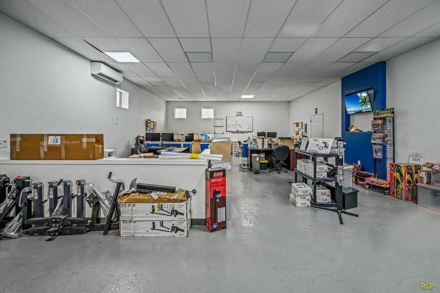 More Photos Of 53026 NW Thornton Dr, Scappoose Warehouse For Sale