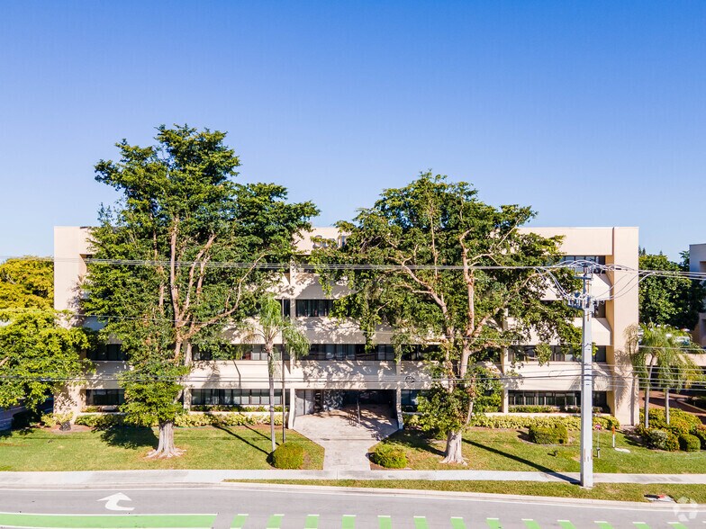 More Photos Of 300 Lock Rd, Deerfield Beach Unknown For Lease