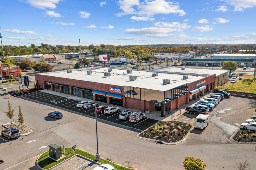 More Photos Of 1717-1719 Gallatin Rd, Madison Freestanding For Lease