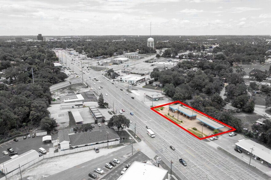 More Photos Of 1820 W Gentry Pky, Tyler Specialty For Sale