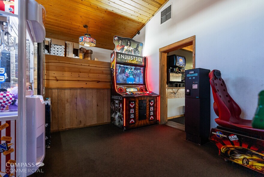 More Photos Of 52574 Highway 97, La Pine Restaurant For Sale