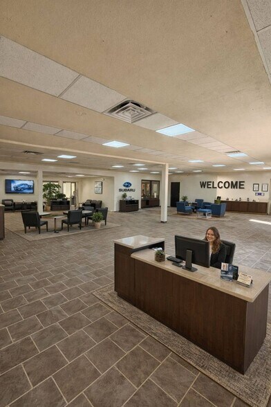 More Photos Of 4620 W Fuqua St, Houston Freestanding For Lease