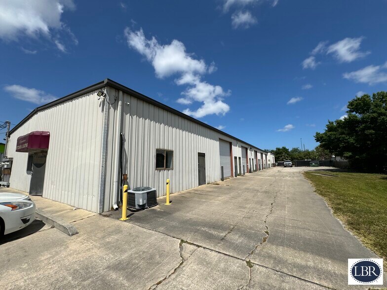 More Photos Of 835 Washburn Rd, Melbourne Warehouse For Lease