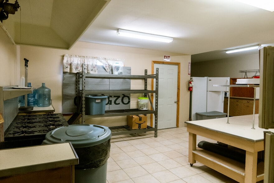 More Photos Of 13790 Main st, Sedalia Flex For Sale