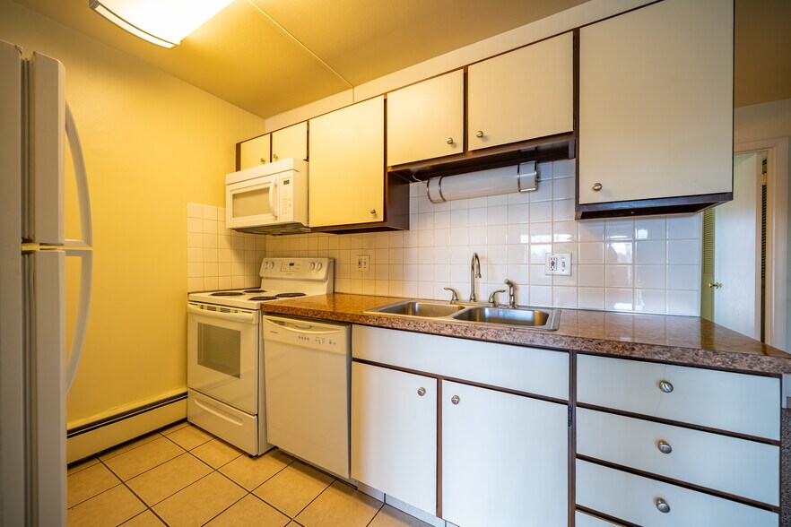 More Photos Of 2550 Second St, Cuyahoga Falls Apartments For Sale