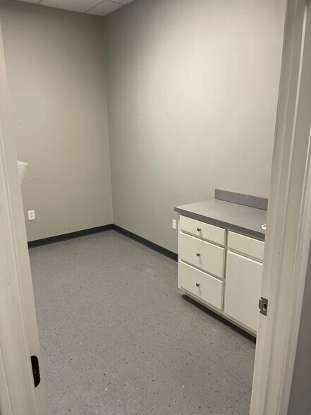 More Photos Of 335 Roselane St NW, Marietta Medical For Lease