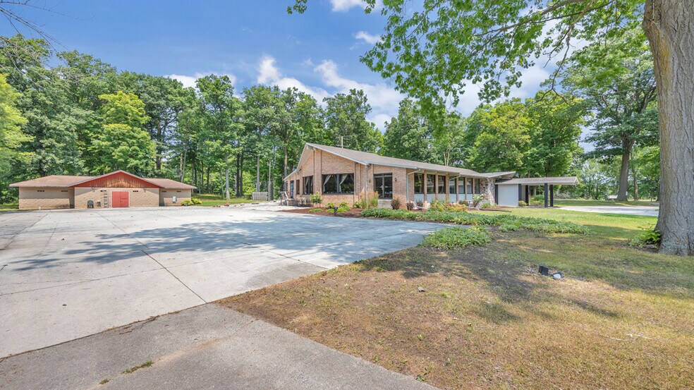 More Photos Of 3212 N Union Rd, Cato Golf Course Driving Range For Sale