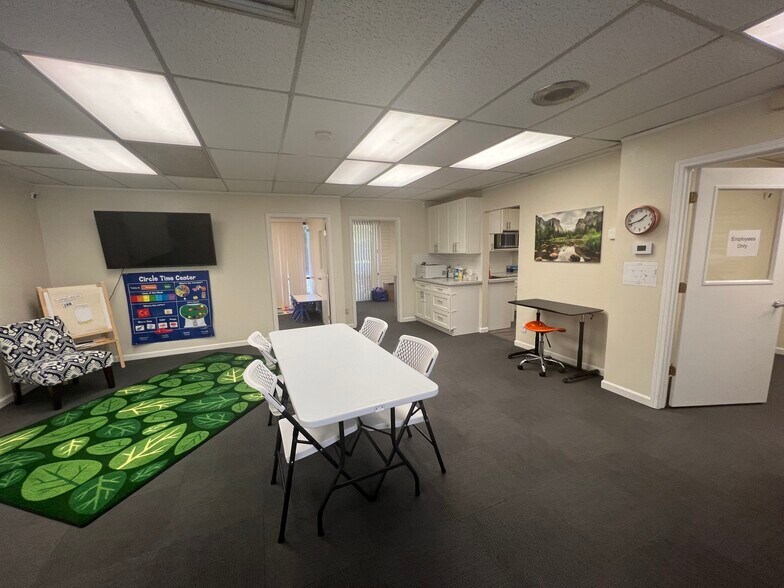 More Photos Of 5637 N Pershing Ave, Stockton Medical For Lease