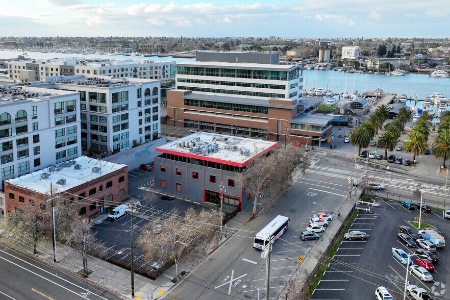 More Photos Of 100 Webster St, Oakland Office For Lease