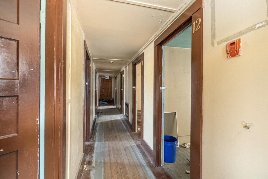 More Photos Of 500 Wanapa, Cascade Locks Restaurant For Sale