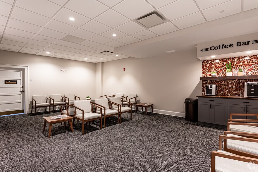More Photos Of 321-323 Main St, Great Barrington Office For Lease