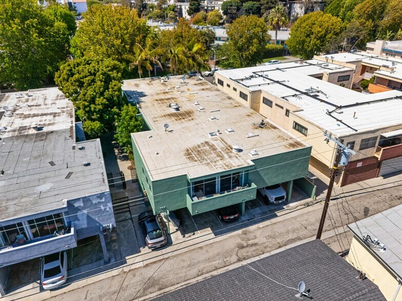 More Photos Of 7736 Paseo del Rey, Venice Apartments For Sale