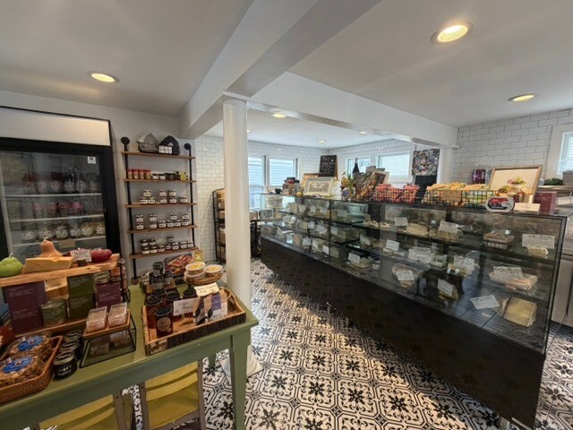 More Photos Of 279 Water St, Warren Storefront Retail Office For Lease