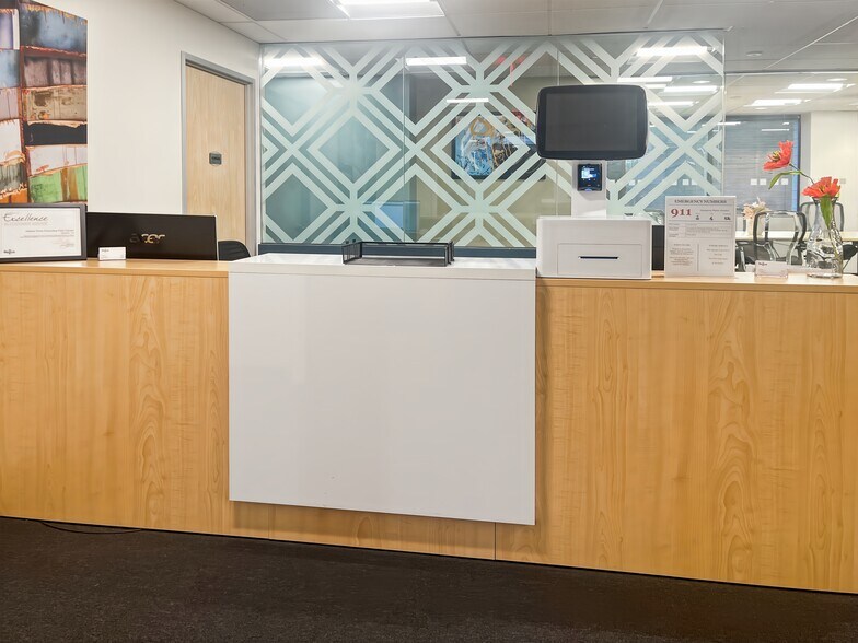 More Photos Of 1 Harbor Dr, Sausalito Coworking Space