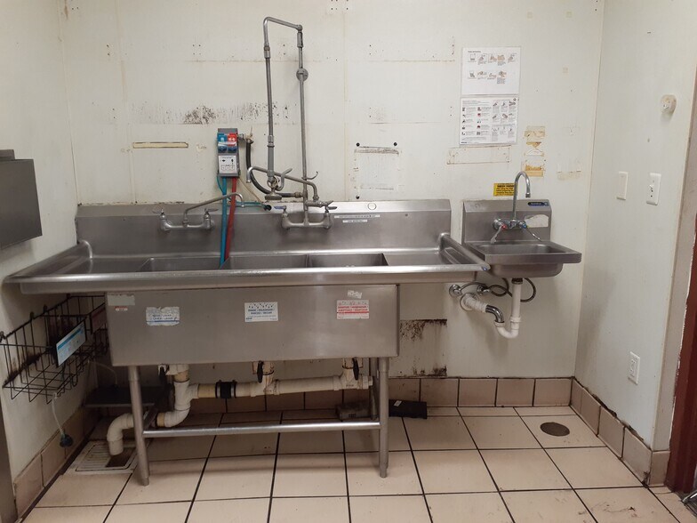 More Photos Of 7074 Boston State Rd, Hamburg Storefront Retail Office For Lease