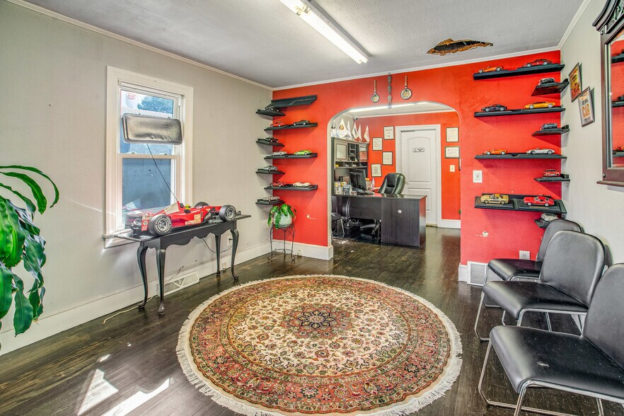 More Photos Of 103 Pegram Ln, Fredericksburg General Retail For Sale