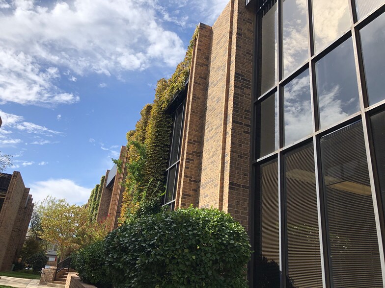 More Photos Of 3033 NW 63rd St, Oklahoma City Office For Sale