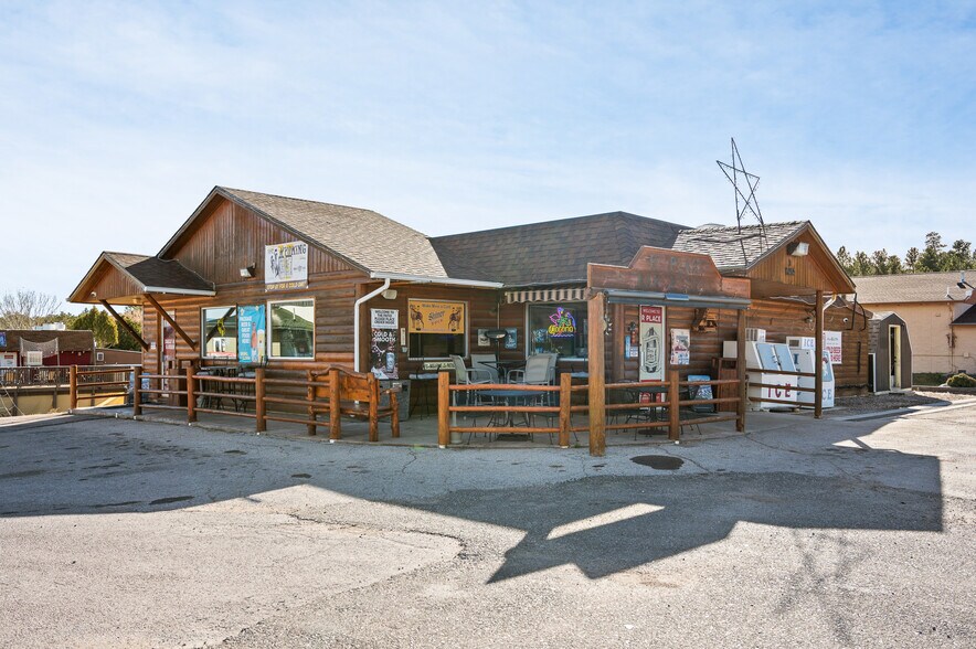 More Photos Of 2 Hays Blvd, Pine Haven Restaurant For Sale