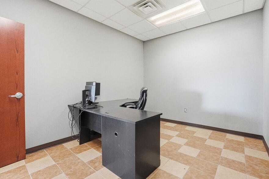 More Photos Of 1151 Industry Rd, Sturgis Manufacturing For Sale