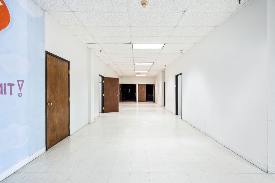 More Photos Of 903 W Parker Rd, Plano Schools For Sale