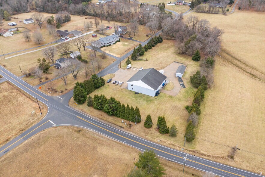 More Photos Of 20 McCarty Rd, Fredericksburg Industrial For Sale