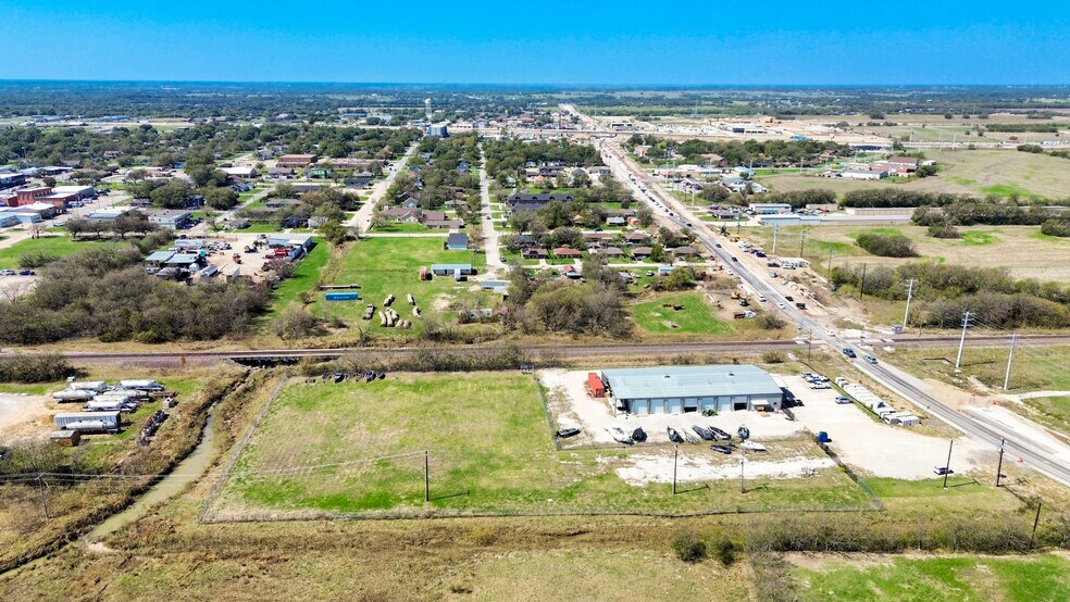 More Photos Of 180 E Chapman Dr, Sanger Warehouse For Sale