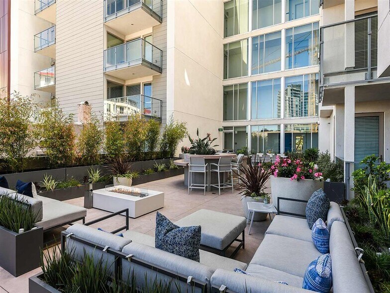 More Photos Of 1110 F St, San Diego Apartments For Lease