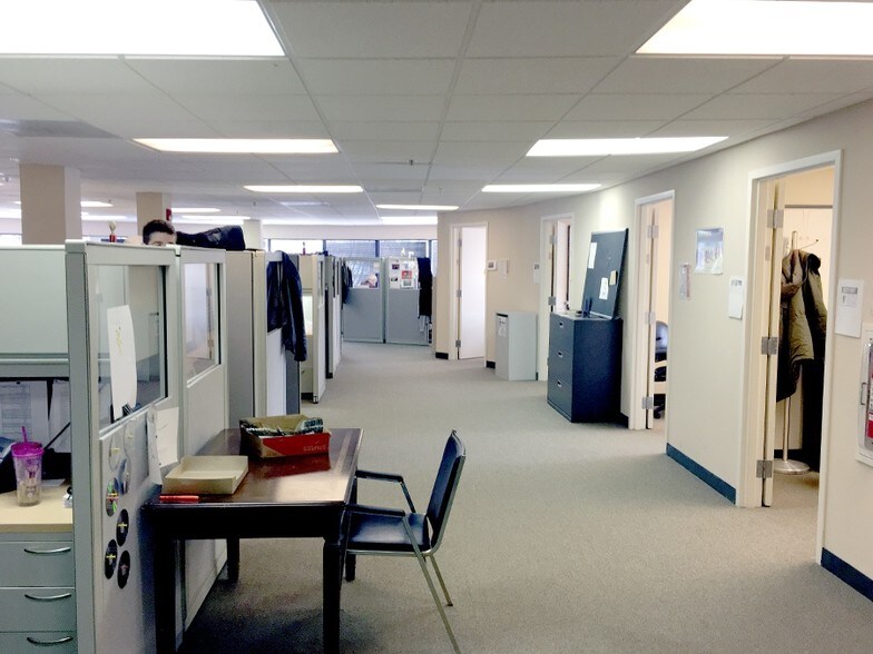 More Photos Of 2080 Silas Deane Hwy, Rocky Hill Medical For Lease