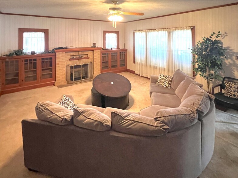 More Photos Of 621 E Broadway St, Altus Office Residential For Sale