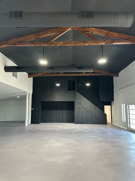 More Photos Of 5151 Stine Rd, Bakersfield Storefront Retail Office For Lease