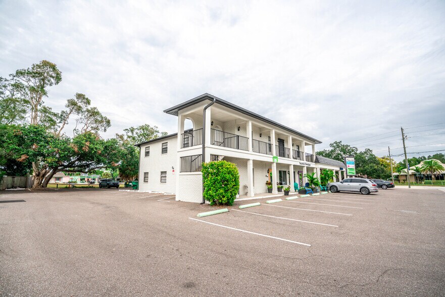 More Photos Of 400 Indian Rocks Rd N, Belleair Bluffs Storefront Retail Office For Sale