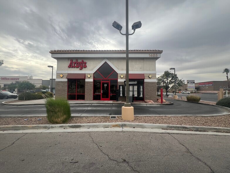 More Photos Of 1465 W Craig Rd, North Las Vegas Fast Food For Lease