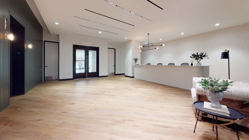 More Photos Of 575 7th St NW, Washington Office For Lease
