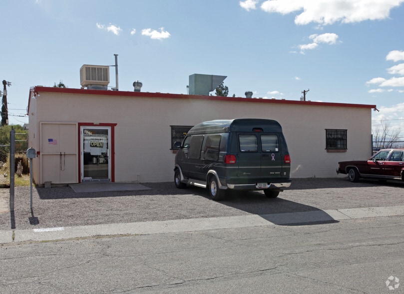 Primary Photo Of 1020-1022 E Calle Antonia, Tucson Auto Repair For Sale