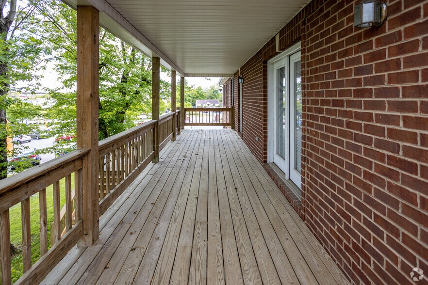 More Photos Of 236 Miller Ave, Crossville Medical For Sale