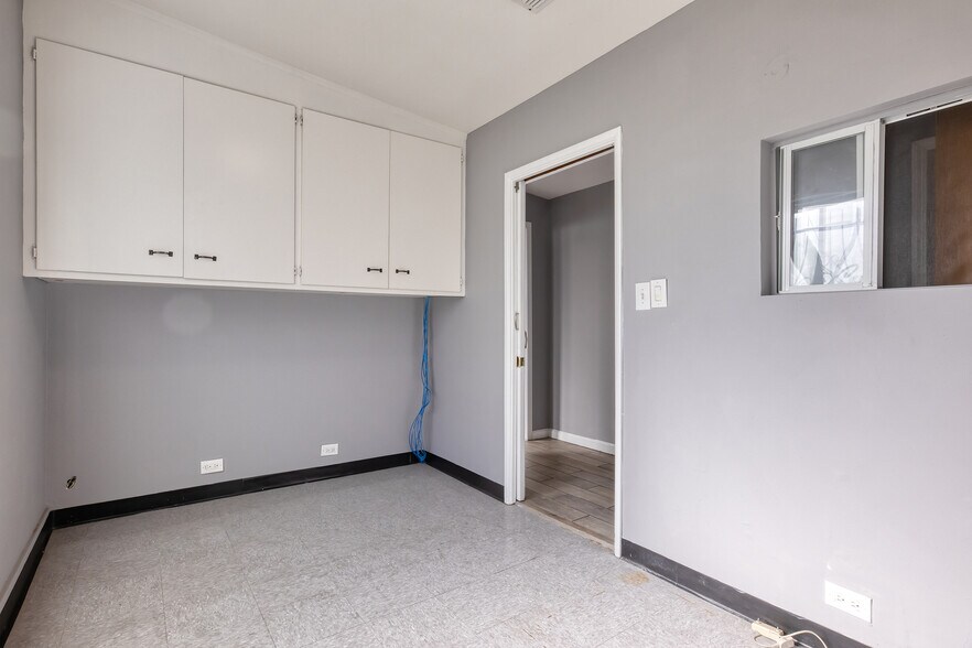 More Photos Of 2502 W 3rd St, Los Angeles Medical For Sale