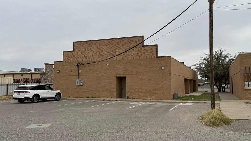 More Photos Of 1941 E 37th St, Odessa Office For Sale