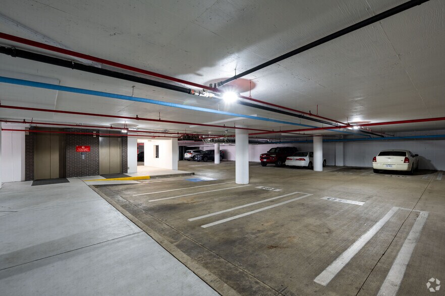 More Photos Of 1612 Summit Ave, Fort Worth Office For Lease